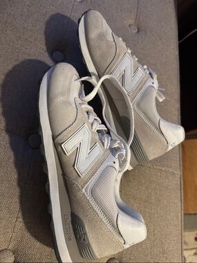 New Balance tan and White Retro Runner Sneakers Men’s Size 9